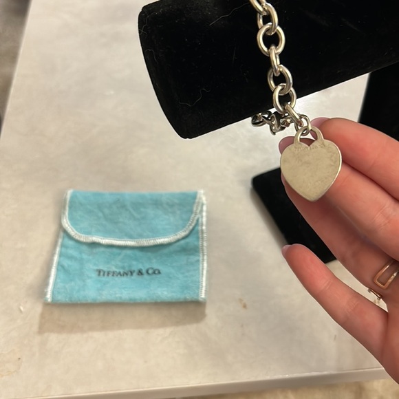 Tiffany & Co 925 sterling silver heart tag bracelet 7” vintage 35 Grams - Picture 4 of 4
